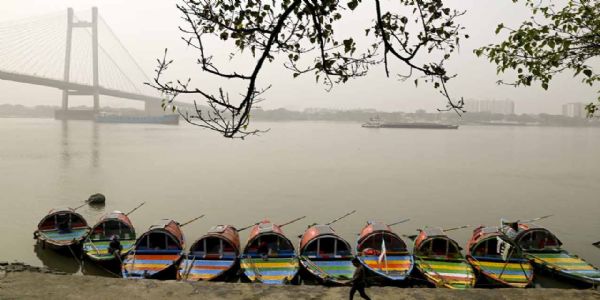 Kolkata likely to see clear skies, partly cloudy afternoon and evening