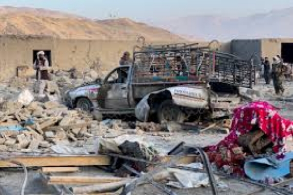 Pakistan claims killing 70 militants in airstrikes along Afghan border