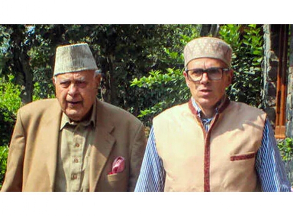 Farooq, Omar pay tribute to Nazir Ahmad