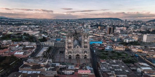 Military-Masked Gunmen Massacre Seven in Ecuador