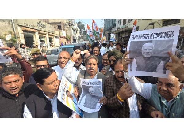 Congress stages strong protest against arrest of IYC chief Udey Bhanu Chib Congress stages strong protest against arrest of IYC chief Udey Bhanu Chib