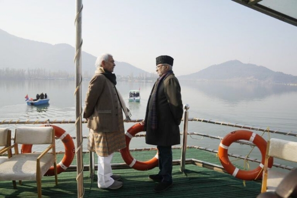 VP Radhakrishnan Enjoys Shikara Ride On Dal Lake In Srinagar VP Radhakrishnan Enjoys Shikara Ride On Dal Lake In Srinagar