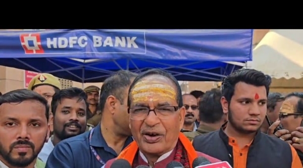 Shivraj Singh Chouhan performs worship at Kashi Vishwanath Shivraj Singh Chouhan performs worship at Kashi Vishwanath