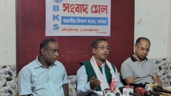 Krishnakanta Bora, Organising Secretary of Bharatiya Kisan Sangh, Assam, addressing a press conference at Dispur Press Club in Guwahati.
