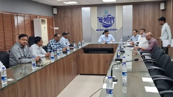 Hooghly DM during the meeting