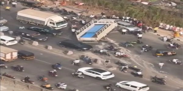 Another major block on Nashik-Mumbai Highway due to accident