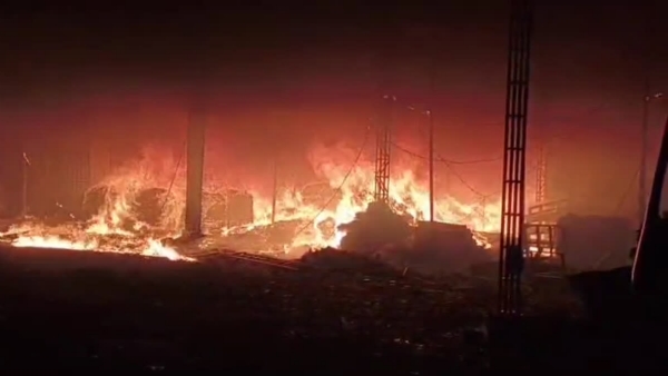 KASARAGOD PLYWOOD FACTORY FIRE KASARAGOD PLYWOOD FACTORY FIRE