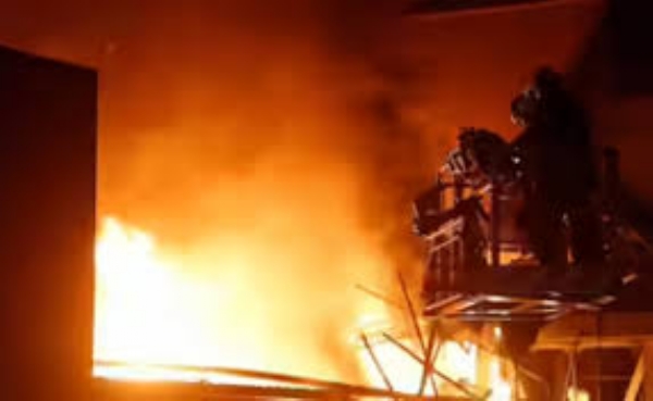 Fire Breaks Out at South Mumbai Hotel