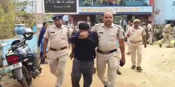 Mobile phones inside SSC Exam hall, two candidates held