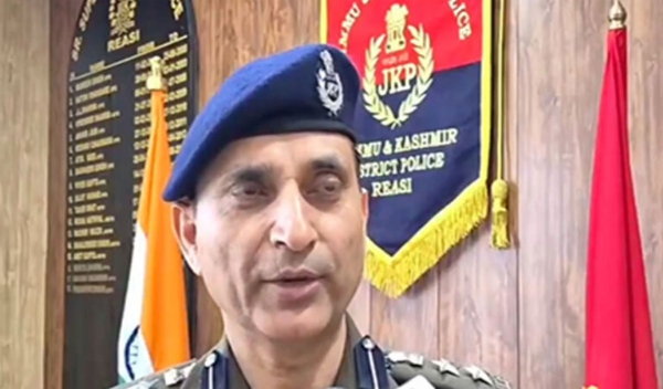 SSP Reasi Visits Remote Areas, Stresses Strict Surveillance On OGWs SSP Reasi Visits Remote Areas, Stresses Strict Surveillance On OGWs