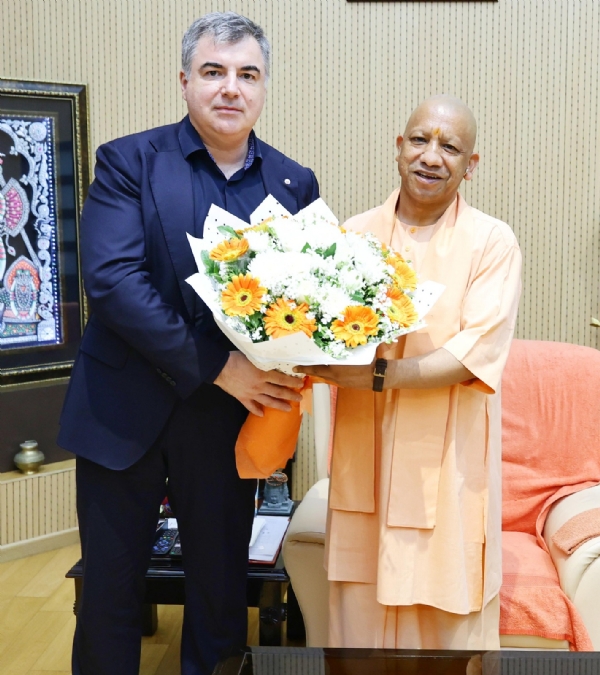 Yogi Adityanath met with Nobel Laureate Konstantin Novoselov in Lucknow