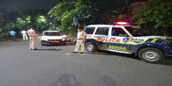 Police conduct late-night vehicle checks in Hooghly ahead of polls; seven fined