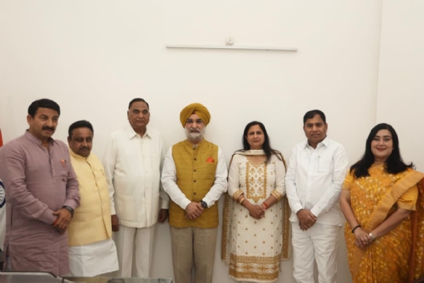 Delhi BJP MPs meet Lieutenant Governor Taranjit Singh Sandhu.