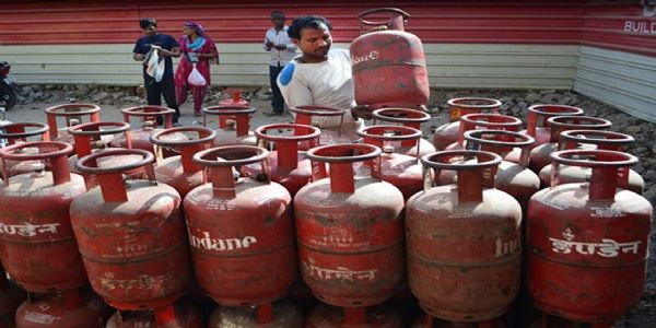 Commercial LPG shortage pushes up food prices in Chennai