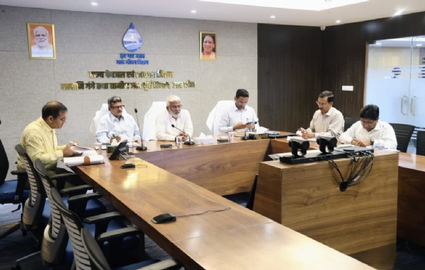 Water Power Minister Swatantra Dev Singh giving information about the work being done under the Jal Jeevan Mission