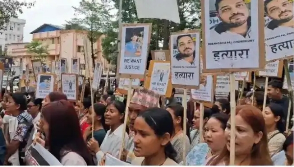 Protest outside Siliguri court Protest outside Siliguri court