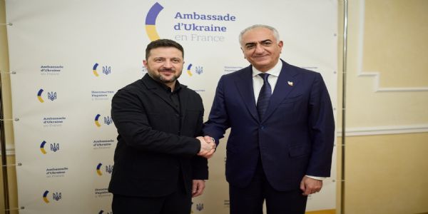 Zelenskyy Backs Exiled Iranian Prince in Paris Talks Amid Regime Turmoil