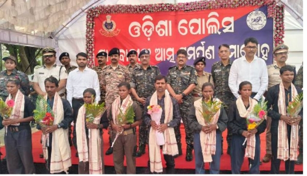11 Maoists Surrender in Kalahandi