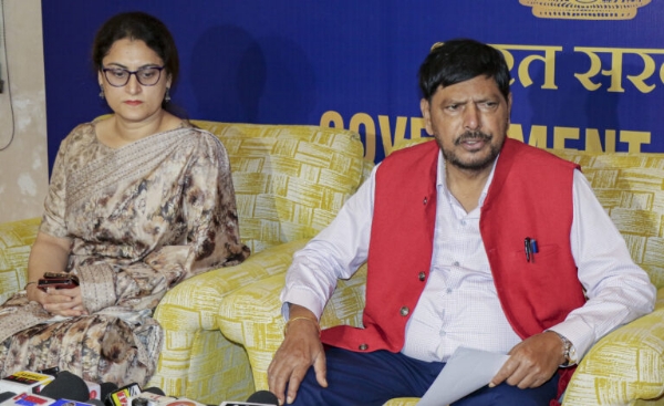 Athawale Appeals To Naxalites To Join Mainstream; Terms Attack On Farooq Abdullah Condemnable