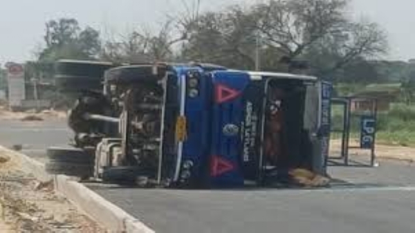 Gas truck overturns on highway, halting traffic