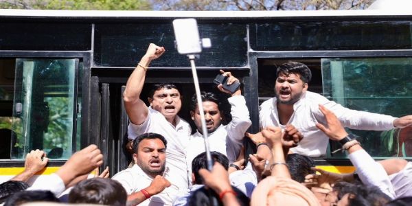 Youth Congress Protests US Trade Deal, LPG Woes at Jantar Mantar