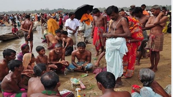 Thousands Take Holy Dip in Baitarani