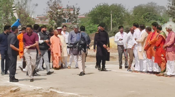Chief Minister Yogi Adityanath held a review meeting with officials