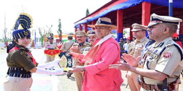 LG Manoj Sinha Reviews Passing Out Parade At Talwara, Extends Wishes To J&K Police Recruits
