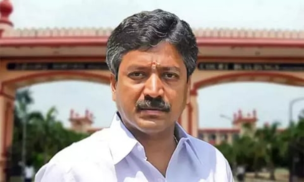 CVe Shanmugham addressing public