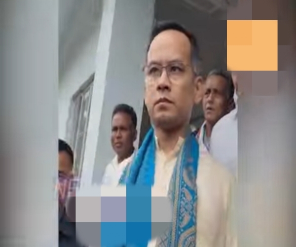 Image of the Congress Workers Gherao Gaurav Gogoi at Golaghat Over Sarupathar Seat Row.