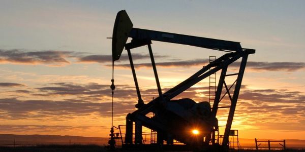 Crude Oil Surges 7.6% on Middle East Military Escalation