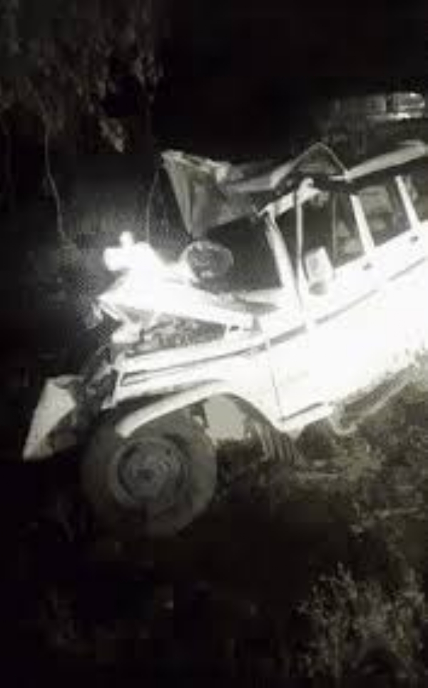 5 killed SUV rams into tree 5 killed SUV rams into tree