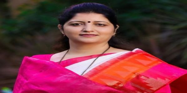 Demand to Remove Women’s Commission Chief Rupali Chakankar being raised