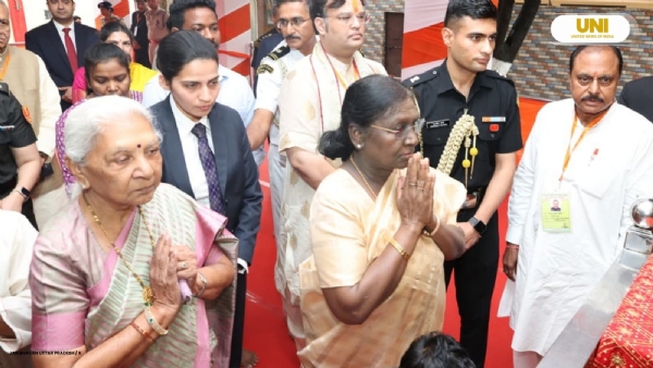 President Droupadi Murmu paid obeisance at the samadhi site of Neem Karoli Baba in Vrindavan, accompanied by Uttar Pradesh Governor Anandiben Patel