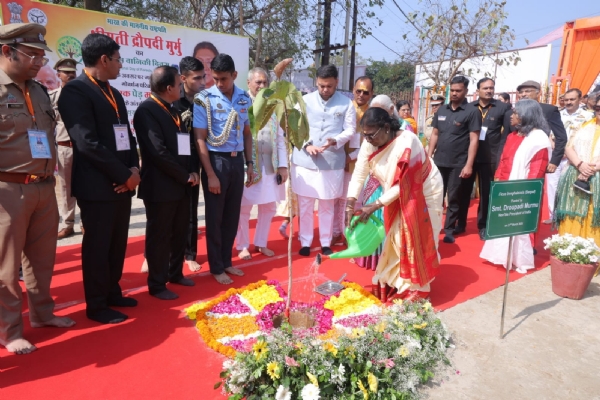 President planted a tree, spreading the message of environmental protection