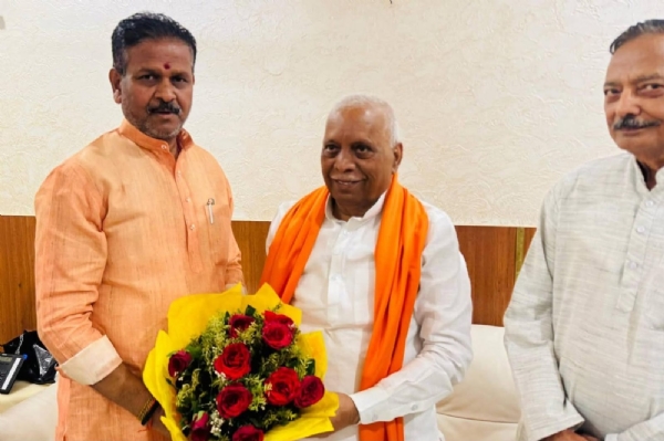 Dr. Ramapati Ram Tripathi met senior leaders and workers of the party Dr. Ramapati Ram Tripathi met senior leaders and workers of the party
