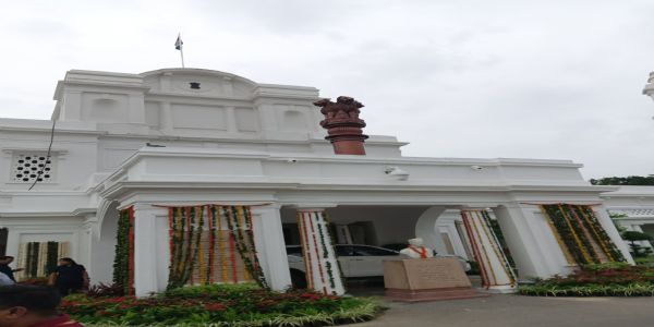 Delhi Assembly Passes Resolution Felicitating PM Modi