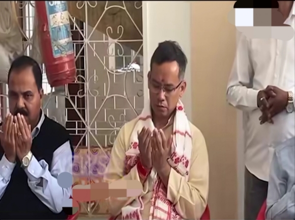 Congress MP Gaurav Gogoi Offering Prayers at Tarajan Mosque Ahead of Nomination Filing on Monday. गौरव गोगोई
