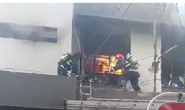 Fire-Breaks-Out-at-LIC-Office