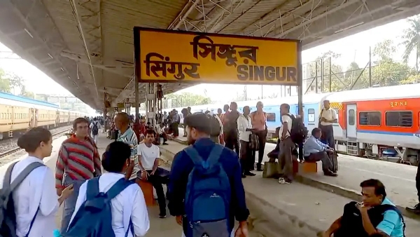 Passengers at Singur station