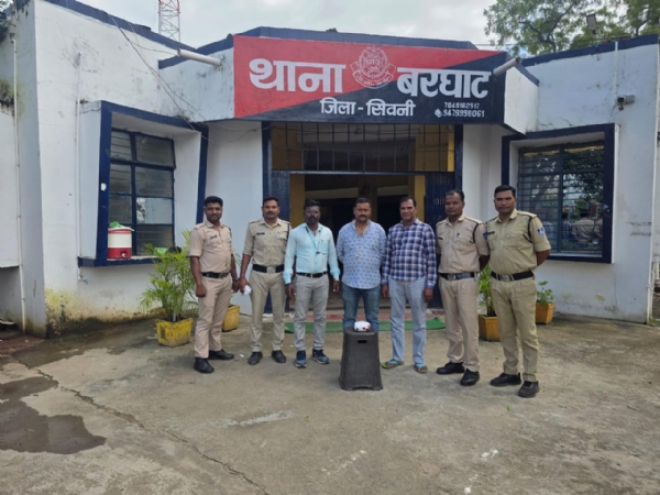 Seoni: Barghat police arrested an accused with 400 grams of marijuana