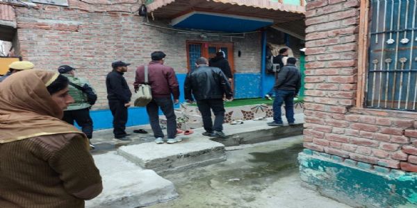 J&K Police’s CIK Carries Out Raids In 3 Districts In Connection With Transnational Terror Case