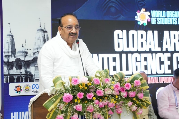 Dinesh Pratap Singh, Minister of Horticulture, Government of Uttar Pradesh, as the Chief Guest