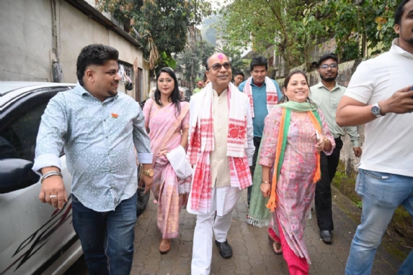 Image of the Vijay Gupta Conducts Door-to-Door Campaign in Central Guwahati