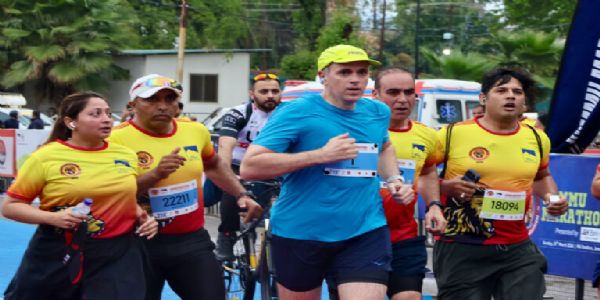 First Jammu International Marathon Draws Massive Turnout Despite Rain; CM Joins Runners