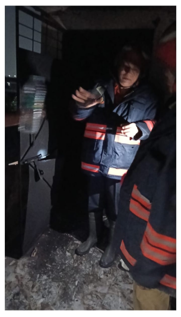 Four Leap from Delhi Blaze Trap All Eight Rescued No Lives Lost