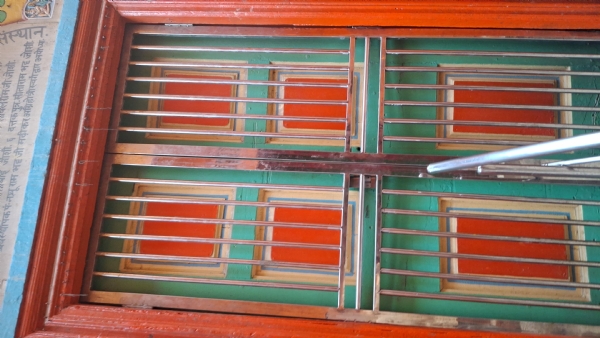 The doors of the temples of Ramnagari Ayodhya were closed on Tuesday The doors of the temples of Ramnagari Ayodhya were closed on Tuesday