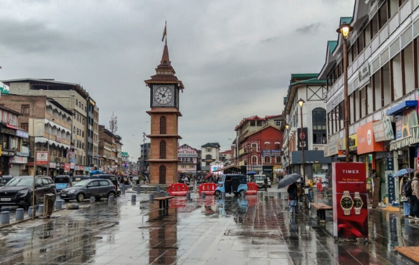 Rain, Snowfall Continue To Lash Kashmir For Second Day: MeT