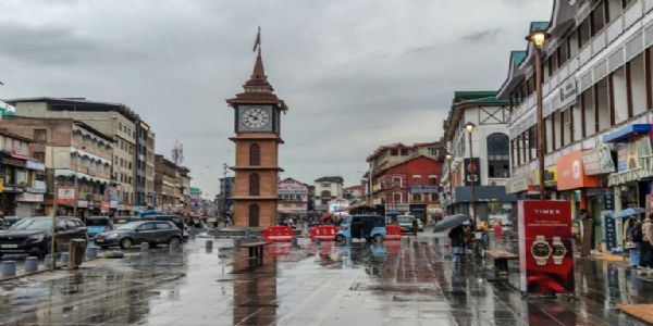 Rain, Snowfall Continue To Lash Kashmir For Second Day: MeT