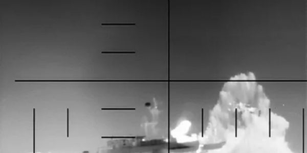 US Submarine Torpedoes Iranian Frigate in Daring Indian Ocean Strike Amid Escalating War